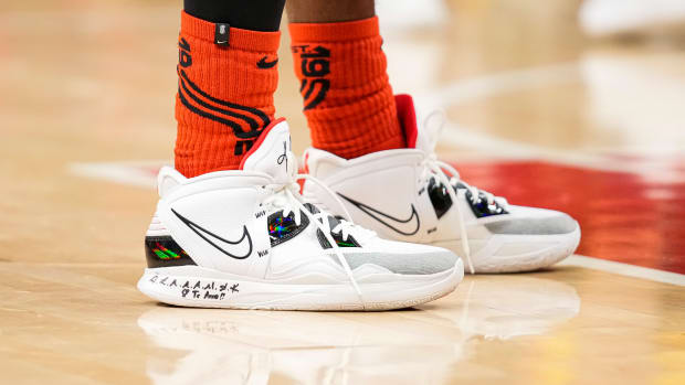 Brooklyn Nets point guard Kyrie Irving wearing the Nike Kyrie Infinity.